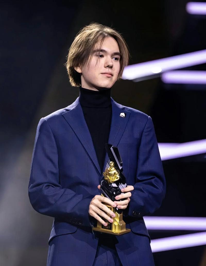 LPL夏季赛W2D6：Cryin对位Ucal，Milkyway交手Kanavi