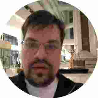 LPL主持夏安微博晒照：又幸福了安子